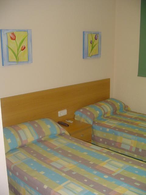 Hostal Vimar La Llosa Luaran gambar